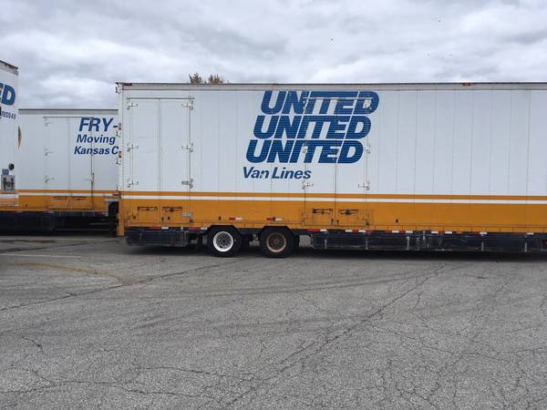 Peterbuilt International Hino Freightliner CabNChassis Non Emissions for sale in Earth City, IL – photo 17