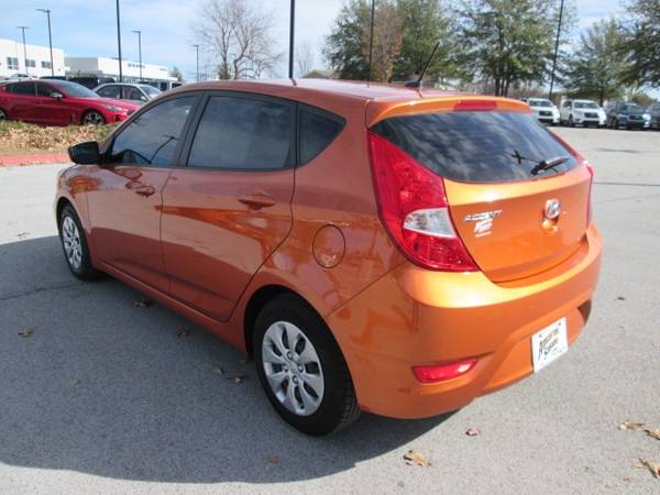 2017 Hyundai Accent SE hatchback Vitamin C Pearl - cars & trucks -... for sale in Fayetteville, AR – photo 4