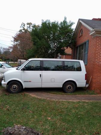 99 Astro van 168k - cars & trucks - by owner - vehicle automotive sale for sale in Montgomery, AL – photo 2