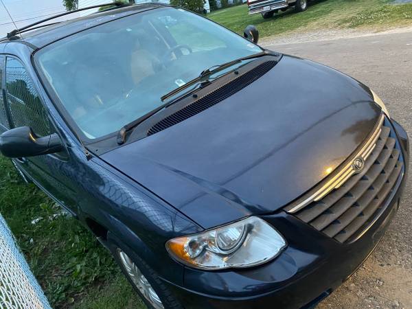 20007 CHRYSLER TOWN & COUNTRY - - by dealer - vehicle for sale in Richmond , VA – photo 3