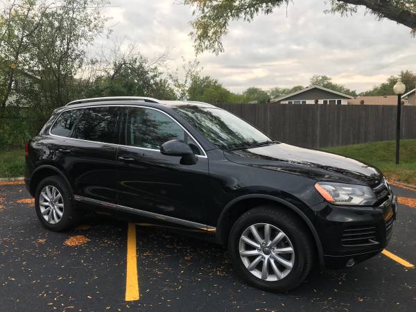 VW TOUAREG TDI 2011 - cars & trucks - by owner - vehicle automotive... for sale in Northbrook, IL – photo 4
