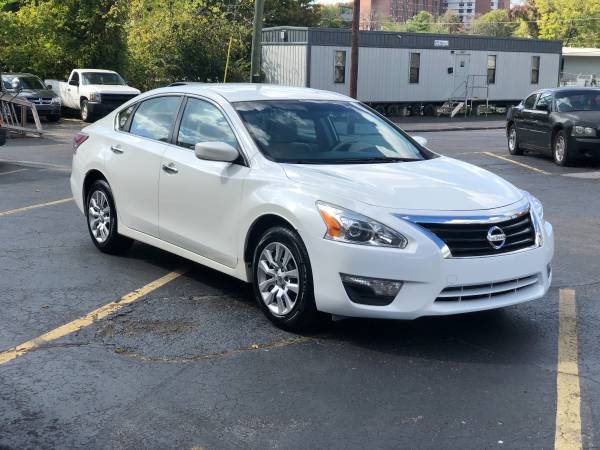 2015 NISSAN ALTIMA - LOW MILES - SUPER CLEAN - cars & trucks - by... for sale in Nashville, KY – photo 3