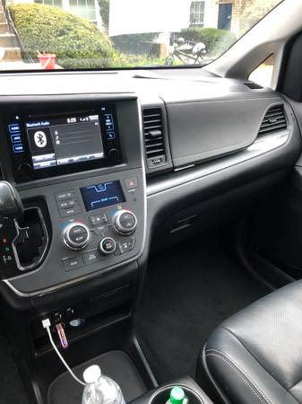 2015 Toyota Sienna SE fully loaded 8 seats - - by for sale in Burke, District Of Columbia – photo 9