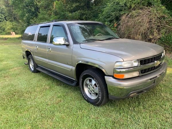 2001 Chevrolet suburban - cars & trucks - by owner - vehicle... for sale in Laurel, MS – photo 2