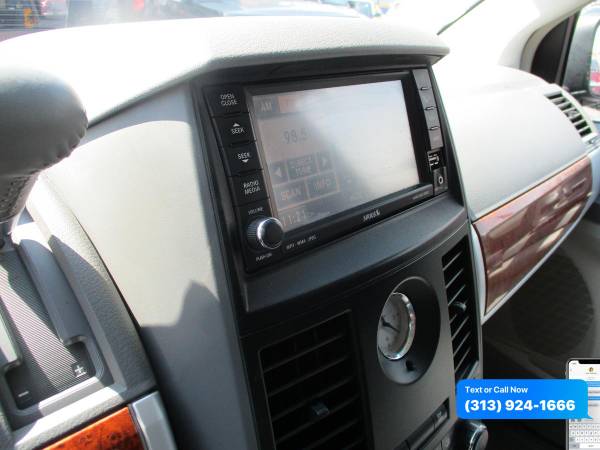 2008 Chrysler Town and Country Touring/Signature - BEST CASH PRICES for sale in Detroit, MI – photo 2