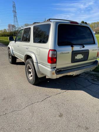 2000 toyota 4Runner SR5 for sale in milwaukee, WI – photo 5