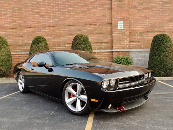 2009 Dodge Challenger SRT8 - cars & trucks - by owner - vehicle... for sale in milwaukee, WI – photo 2