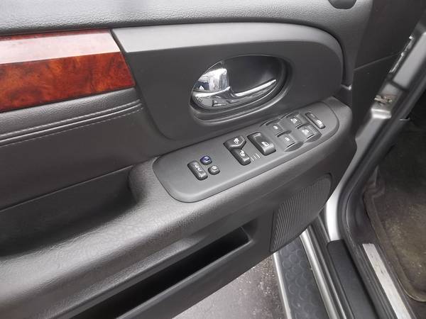 2006 GMC ENVOY XL DENALI- LOADED ALL BELLS AND WHISTLES - cars &... for sale in Tomah, WI – photo 10