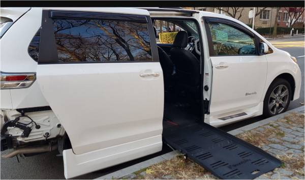 2018 Toyota Sienna XLE Braun Mobility Wheelchair Accessible 14k for sale in Other, DE – photo 3