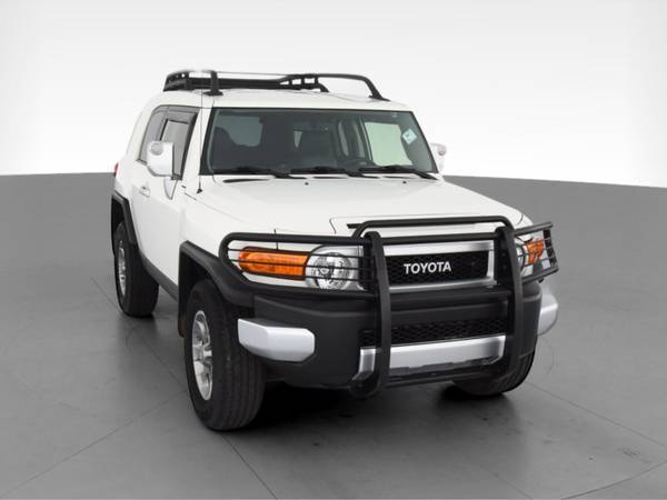 2013 Toyota FJ Cruiser Sport Utility 2D suv White - FINANCE ONLINE -... for sale in Akron, OH – photo 16