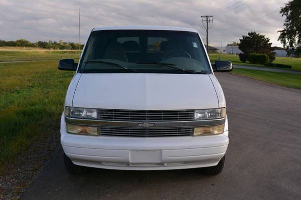 2003 Chevrolet Astro All-Wheel Drive Cargo Van for sale in Bloomington, IL – photo 5
