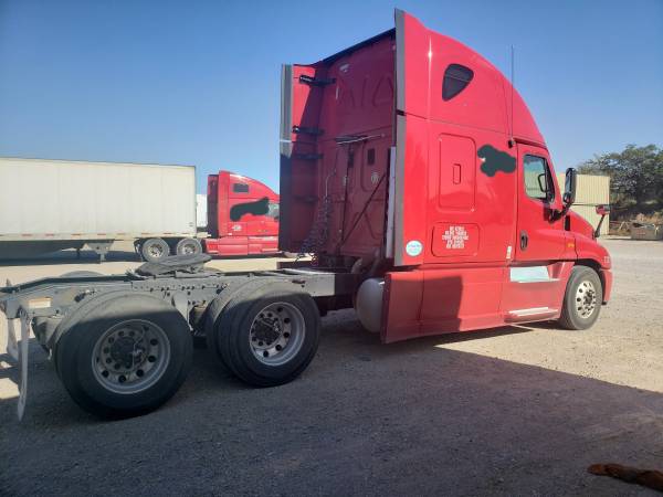 ***2013 FREIGHTLINER CASCADIA TAKE OVER PAYMENTS*** for sale in El Paso, TX – photo 3