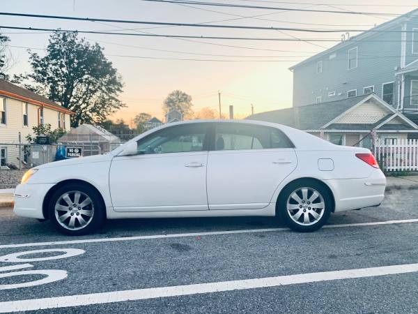 Toyota Avalon 2005 XLS CLEAN! for sale in Lakewood, NJ – photo 2