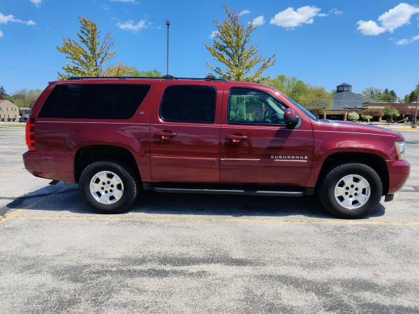 2009 CHEVY SUBURBAN LT - - by dealer - vehicle for sale in Waukesha, WI – photo 8