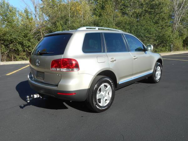 2007 VOLKSWAGON TOUAREG V6 AWD 35 SERVICE RECORDS AMAZING CONDITION! for sale in Highland Park, IL – photo 3