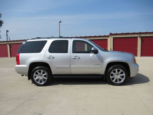 2012 GMC Yukon SLT 4x4 4dr SUV - cars & trucks - by dealer - vehicle... for sale in Bloomington, IL – photo 3
