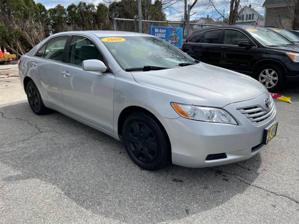 2009 Toyota Camry LE 135, 000 miles 4 cly clean carfax great on gas for sale in Westport , MA – photo 2
