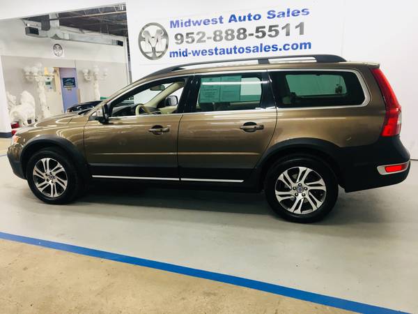 2013 VOLVO XC70 AWD One Owner! EXCELLENT CONDITION. See. Drive. Love. for sale in Eden Prairie, MN – photo 4