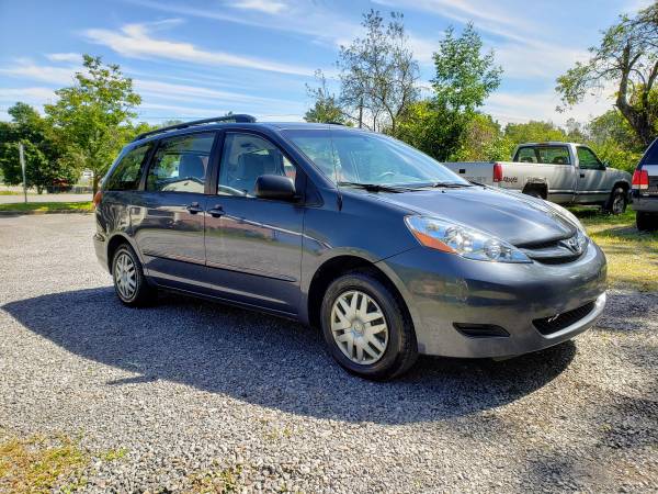 2010 Toyota Sienna CE-One Owner for sale in Whitesboro, NY – photo 4