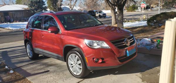 Vendo vw tiguan awd 2010 turbo - cars & trucks - by owner - vehicle... for sale in Aurora, CO – photo 2