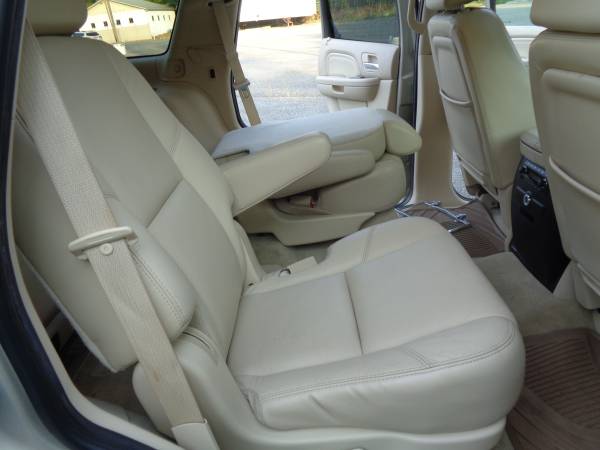 2007 Cadillac Escalade AWD Fully Loaded Very Clean for sale in Waynesboro, MD – photo 22
