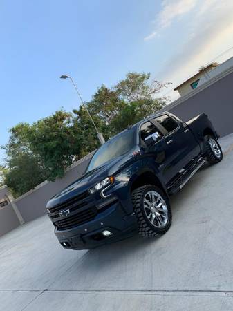 CHEVROLET SILVERADO 2019 4x4 - cars & trucks - by owner - vehicle... for sale in McAllen, TX – photo 12