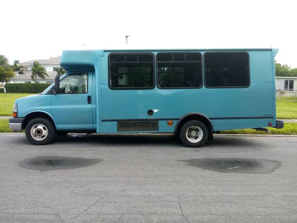 2010 Chevrolet Express Commercial Cutaway RWD 4500 159 WB 2WT for sale in West Palm Beach, FL – photo 6