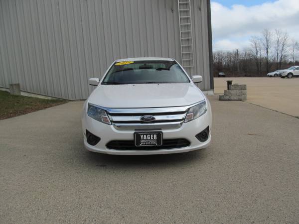2010 Ford Fusion SE *40,000 MILES* - cars & trucks - by dealer -... for sale in Dubuque, IA – photo 2