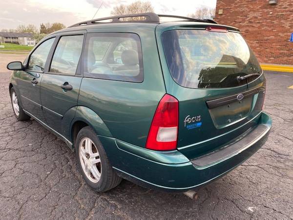 2001 Ford Focus Wagon SE - - by dealer - vehicle for sale in Columbus, OH – photo 10