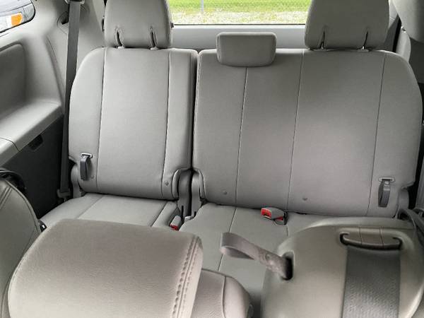 2016 Toyota Sienna XLE FWD 8-Passenger V6 - - by for sale in Windfall, IN – photo 14