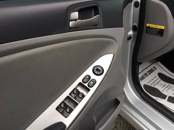 2015 Hyundai Accent for sale in Everett, WA – photo 11