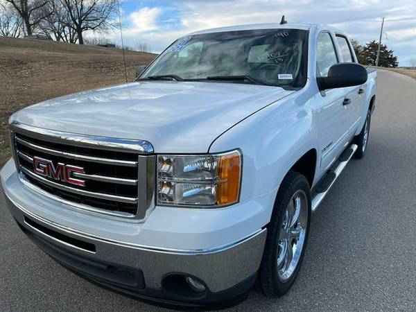 2013 GMC Sierra 1500 Crew Cab - Financing Available! - cars & trucks... for sale in Junction City, KS – photo 12