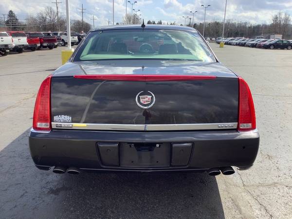 2008 Cadillac DTS! Loaded! Sharp! - - by dealer for sale in Ortonville, OH – photo 4