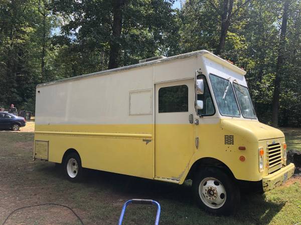 1985 Chevrolet box truck cheapest on cl! for sale in Partlow, VA – photo 2