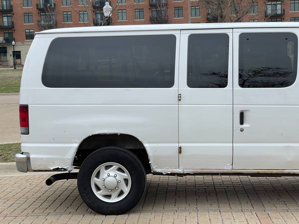 2006 Ford Econoline E-350 XLT Super Duty - - by dealer for sale in Aurora, IL – photo 7