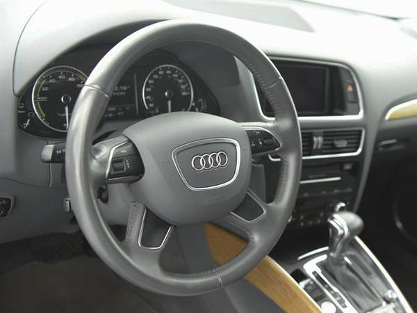 2013 Audi Q5 Hybrid Prestige Sport Utility 4D suv Gray - FINANCE for sale in Memphis, TN – photo 2