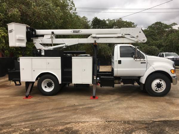 2011 Ford F-750 Automatic Cummins Diesel Bucket Material Handler WT for sale in Arlington, TX – photo 3