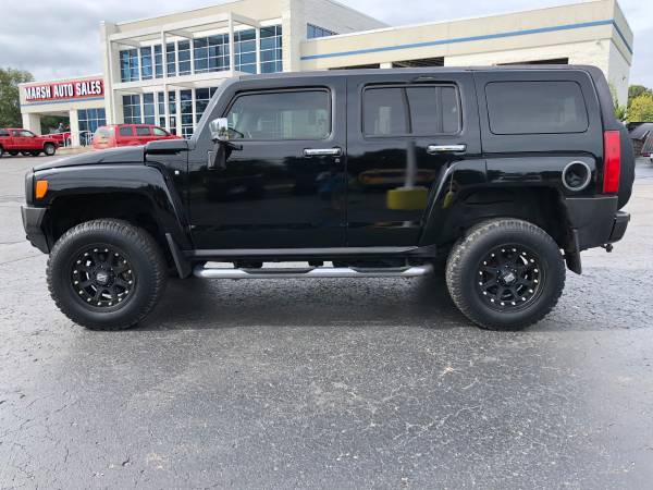 Very Clean! 2006 Hummer H3! AWD! Finance Guaranteed! for sale in Ortonville, MI – photo 2