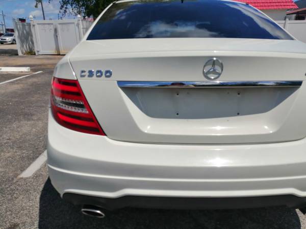 2012 MERCEDES BENZ C300 - - by dealer - vehicle for sale in Fort Lauderdale, FL – photo 13