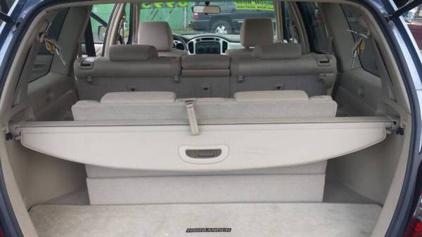 2004 Toyota Highlander Limited AWD Moonroof w/3rd Row Nice - cars & for sale in Waukesha, WI – photo 9
