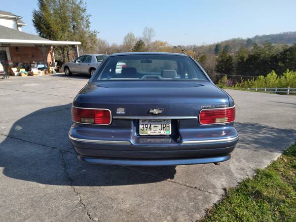 1996 Chevrolet Caprice Classic for sale for sale in Talbott, TN – photo 5