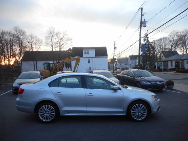 2011 VW JETTA 2.5 SEL LEATHER, SUNROOF. - cars & trucks - by dealer... for sale in Whitman, MA – photo 7