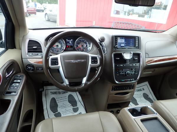 2011 Chrysler Town and Country Touring L 4dr Mini Van w.Clean CARFAX for sale in Savage, MN – photo 12