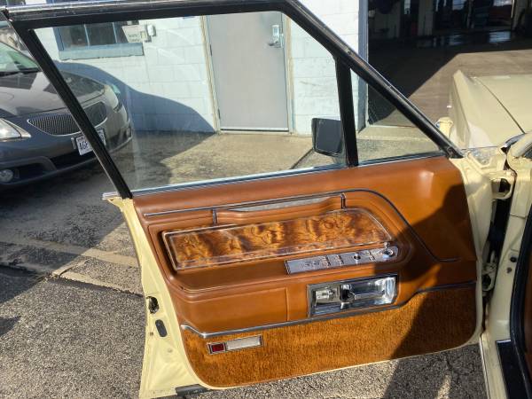 1981 Lincoln Towncar - cars & trucks - by owner - vehicle automotive... for sale in STURGEON BAY, WI – photo 8
