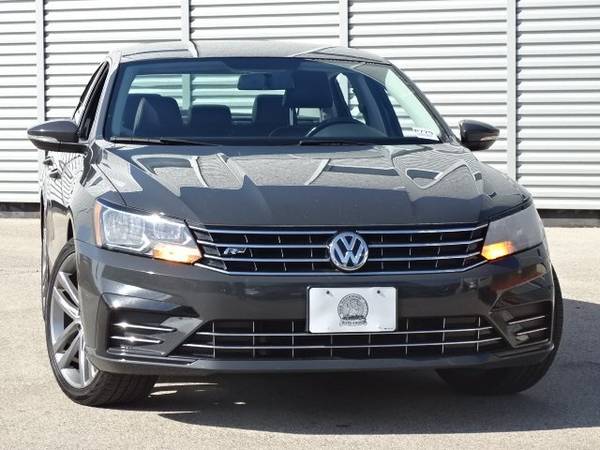 2017 Volkswagen Passat 1.8T R-Line for sale in Kenosha, WI – photo 4
