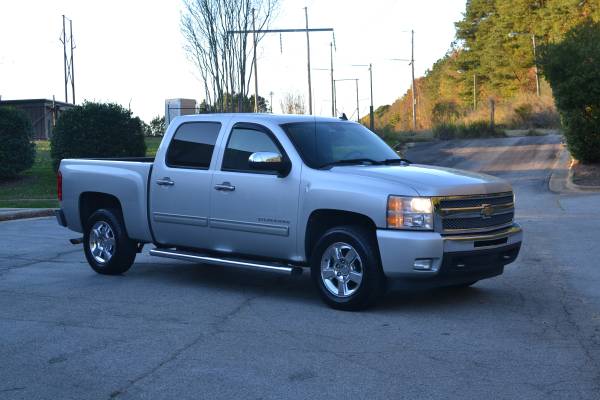 2011 CHEVY SILVERADO LT - CLEAN TITLE - CREW CAB - RUST FREE - 5.3L... for sale in Cary, NC – photo 3