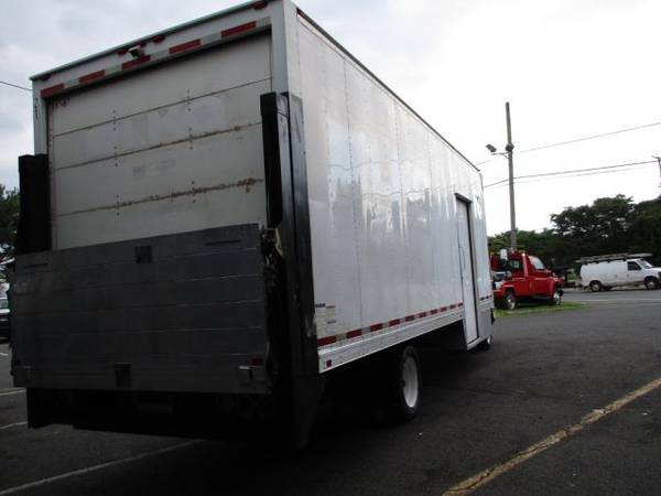 2014 Isuzu NPR 23 FOOT BOX TRUCK ** SIDE DOOR ** LIFTGATE - cars &... for sale in south amboy, MI – photo 5