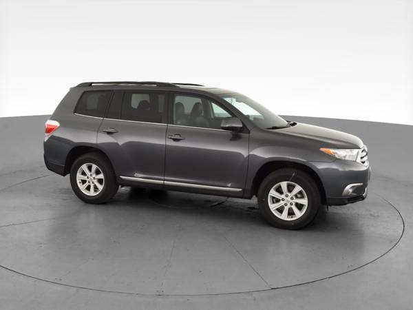 2013 Toyota Highlander Plus Sport Utility 4D suv Gray - FINANCE... for sale in New Haven, CT – photo 14
