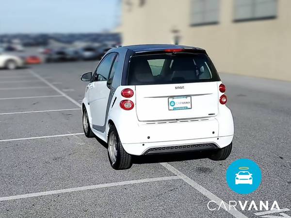 2015 smart fortwo Pure Hatchback Coupe 2D coupe White - FINANCE... for sale in Manhattan Beach, CA – photo 8