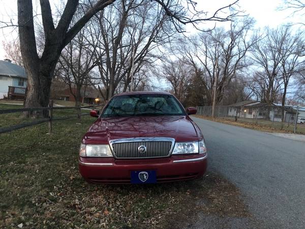 Mercury Grand Marquis 2003 - only 140k miles, runs great &... for sale in Kansas City, MO – photo 2